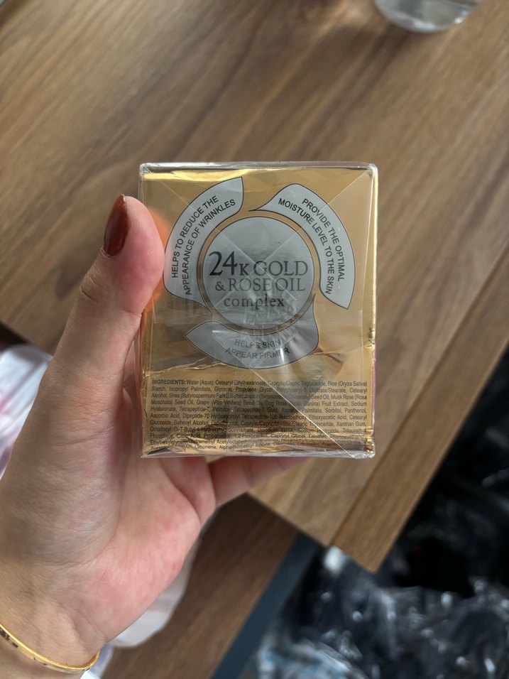 24K Gold & Gül Yağı İçeren Yüz Nemlendirici - Görsel 3