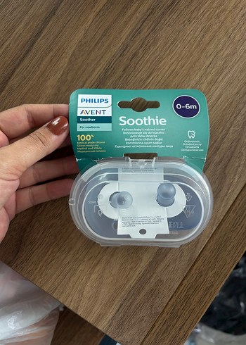 Turkuaz ve Gri Emzik Steril Saklama Kutusunda - Görsel 2