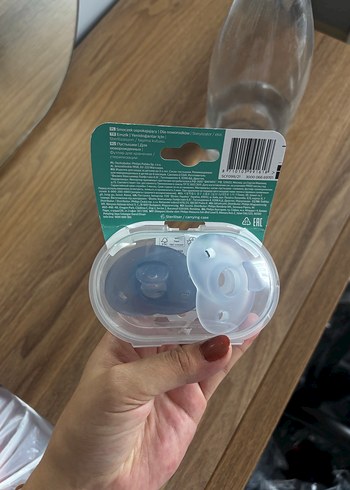 Turkuaz ve Gri Emzik Steril Saklama Kutusunda - Görsel 3