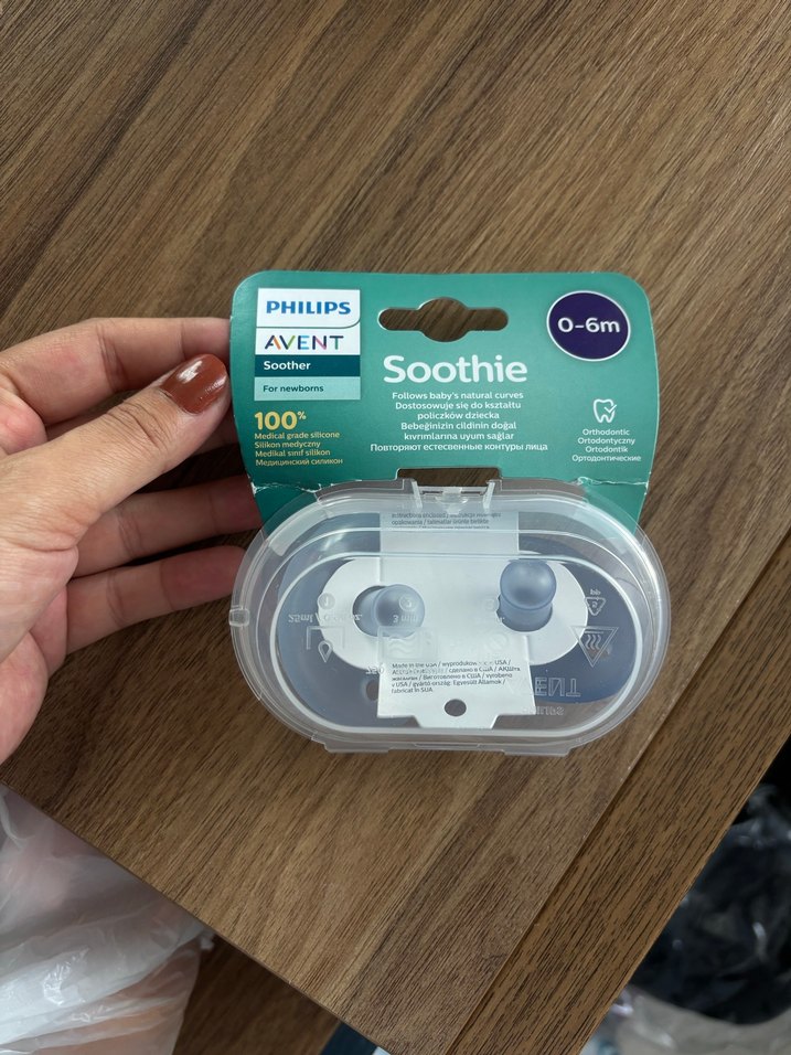 Turkuaz ve Gri Emzik Steril Saklama Kutusunda - Görsel 2