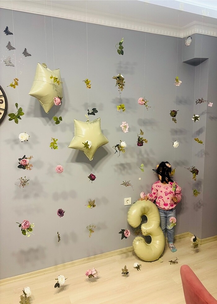 Çiçekli doğum günü partisi - Görsel 2