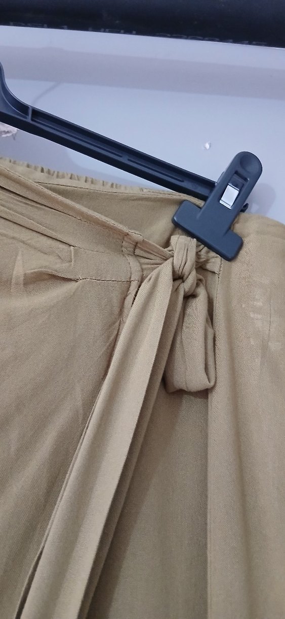 Bej Dökümlü Uzun Kadın Etek - Görsel 3