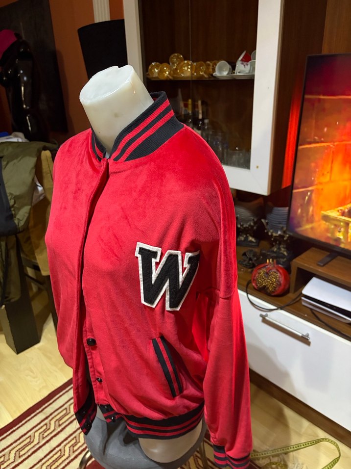 Kırmızı Düğmeli Spor Kadın Ceket - Görsel 2