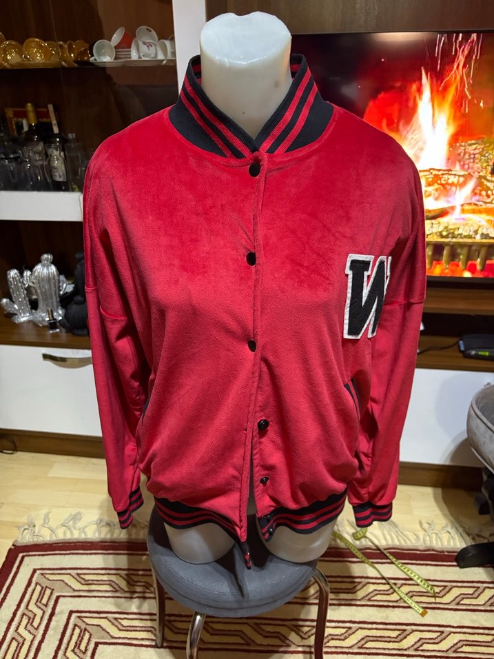 Kırmızı Düğmeli Spor Kadın Ceket - Görsel 3