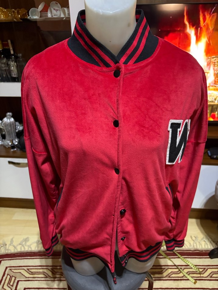 Kırmızı Düğmeli Spor Kadın Ceket - Görsel 4