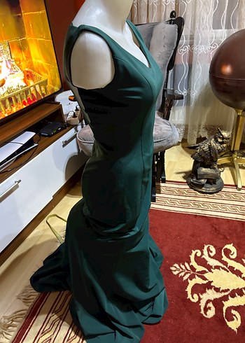 Koyu Yeşil V Yakalı Uzun Drapeli Kadın Abiye - Görsel 3