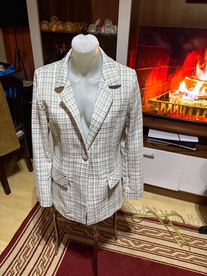 Ekoseli Beyaz Kadın Mini Blazer - Görsel 2