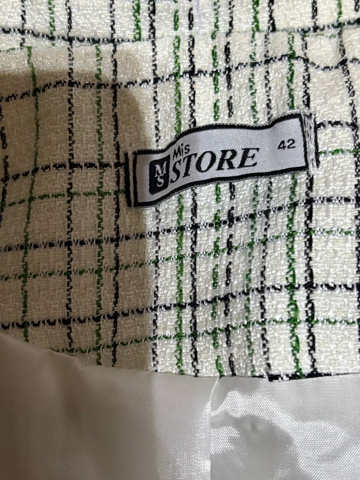 Ekoseli Beyaz Kadın Mini Blazer - Görsel 3