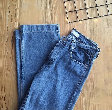 Zara model jean