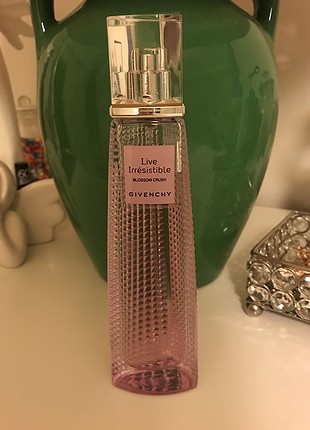 Original Givenchy Live Irresistible (Blossom Crush) 
