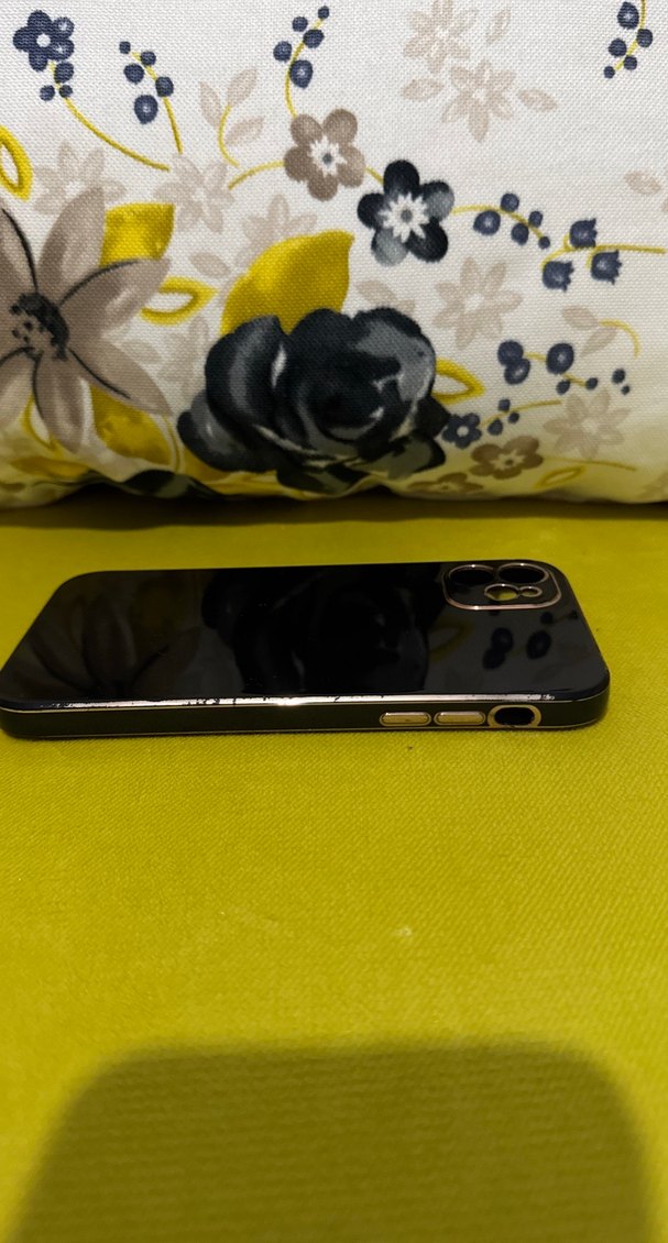 İPhone 11 - Parlak Siyah Telefon Kılıfı - Görsel 2