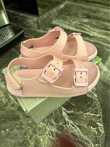 İgor 27 numara pembe sandalet