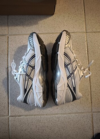 38 Beden Asics Gt 2160