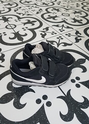Nike çoçuk ayakkabı / 29.5 numara 