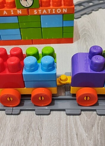  Oyuncak plastik tren seti