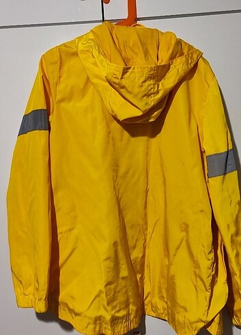Lcw sarı 9-10 yaş yagmurluk - Görsel 2