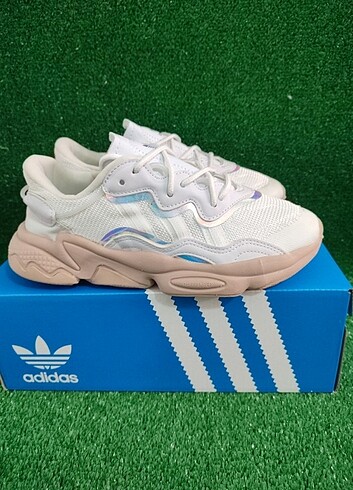 Adidas Ozeego 