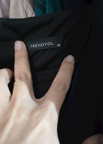 Siyah Uzun Kollu Dökümlü Kadın Elbise - Görsel 4