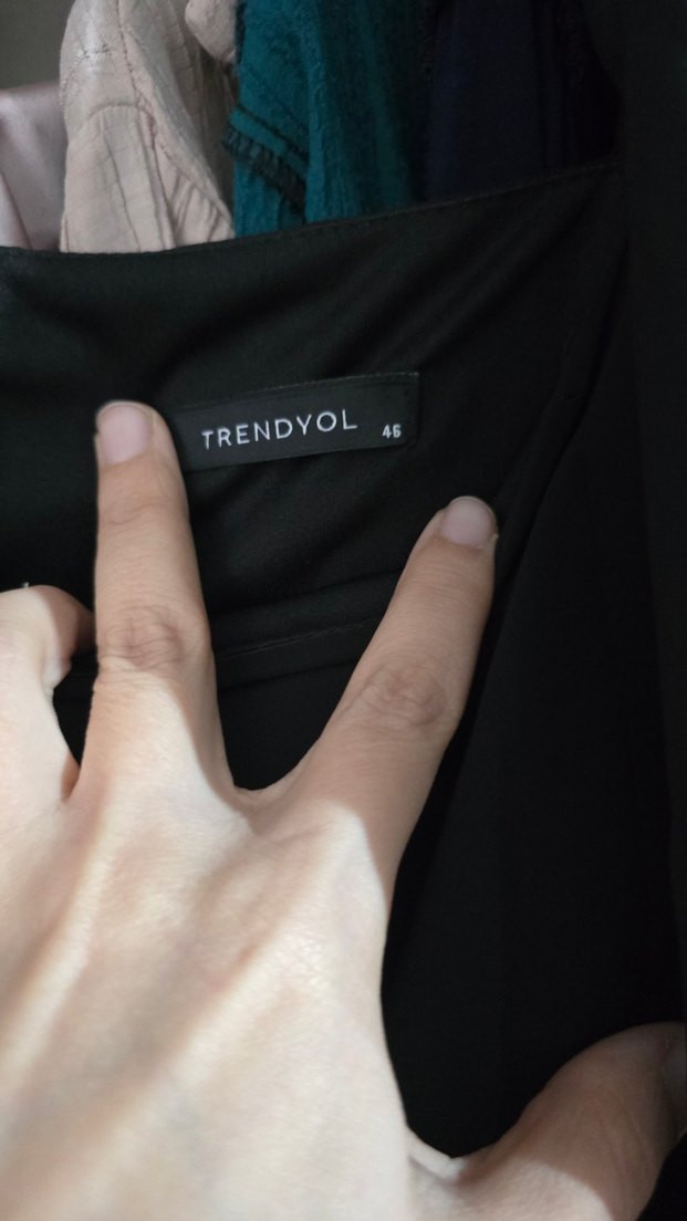 Siyah Uzun Kollu Dökümlü Kadın Elbise - Görsel 4