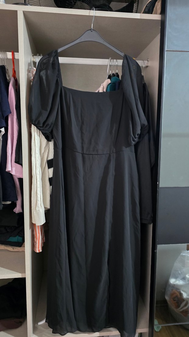 Siyah Uzun Kollu Dökümlü Kadın Elbise - Görsel 3