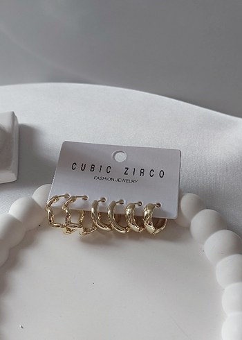 Altın Renk Mini Kadın Küpeler - Görsel 3