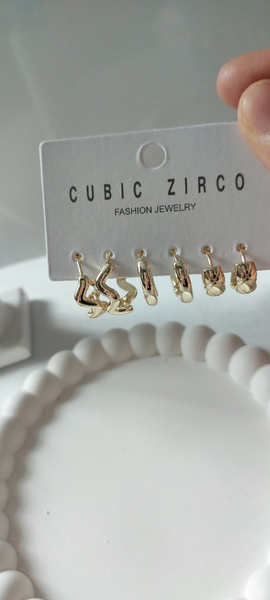 Altın Renk Mini Kadın Küpeler - Görsel 2