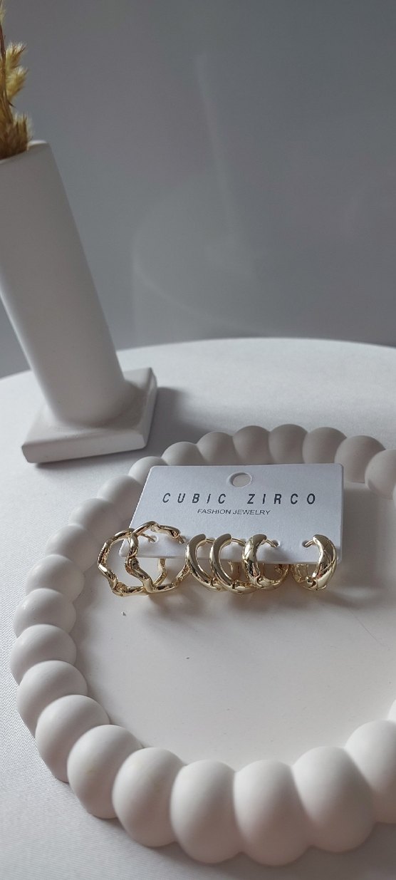 Altın Renk Mini Kadın Küpeler - Görsel 4