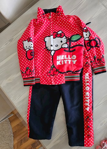 Hello Kitty 4 Yaş