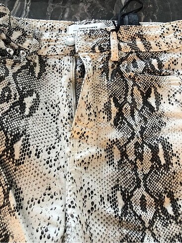 Zara Zara yılan desenli pantolon