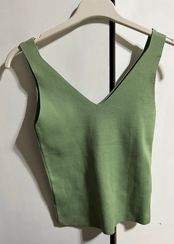 Yeşil V Yaka Kolsuz Mini Atlet - Görsel 2