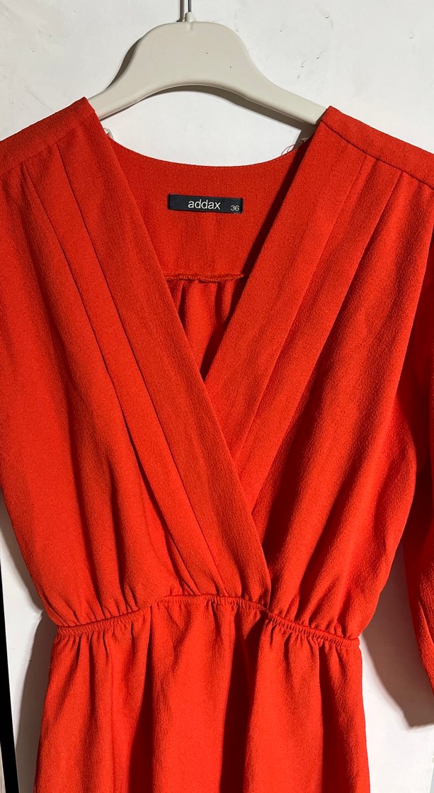 Kırmızı V Yakalı Midi Elbise - Görsel 2