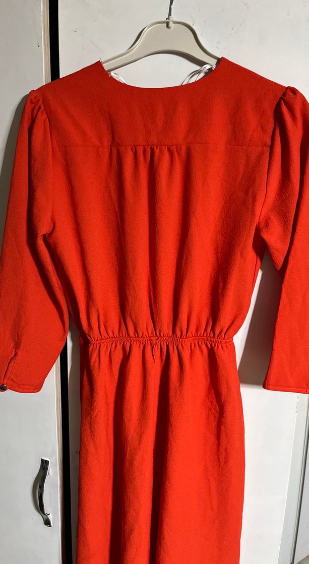 Kırmızı V Yakalı Midi Elbise - Görsel 4