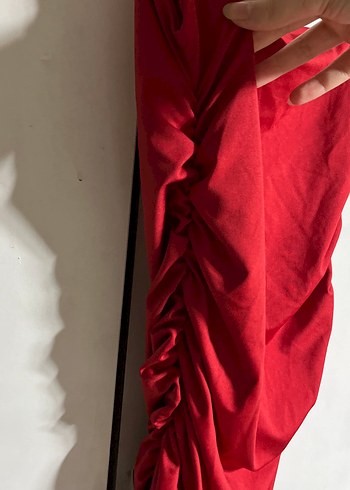 Kırmızı Drapeli İnce Askılı Midi Elbise - Görsel 2