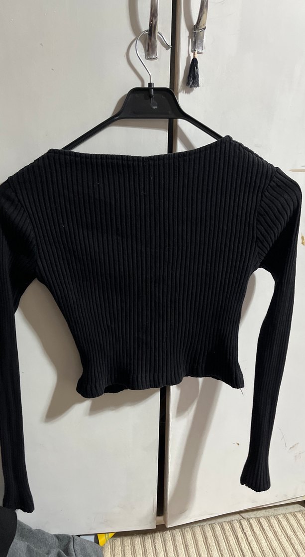 Kadın Siyah Düğmeli V Yaka Triko - Görsel 4