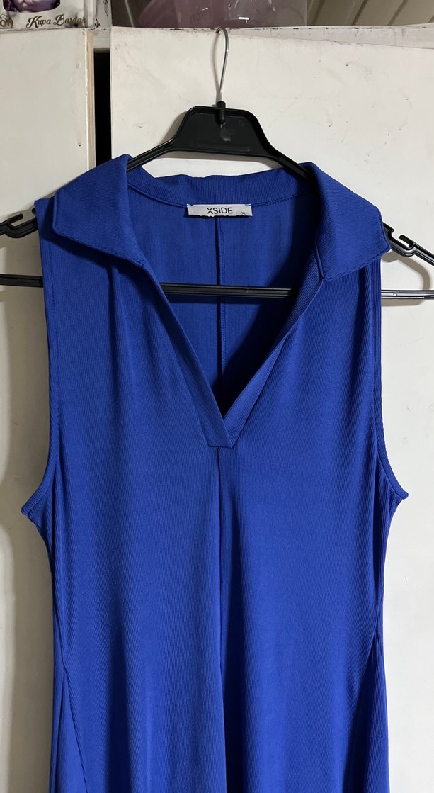 Mavi V Yaka Kolsuz Midi Elbise - Görsel 2