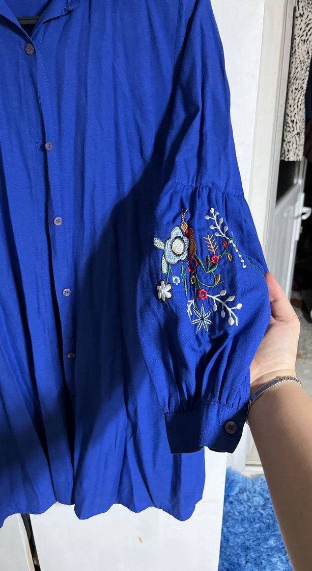 Mavi Düğmeli Uzun Kollu Keten Kadın Gömlek - Görsel 2