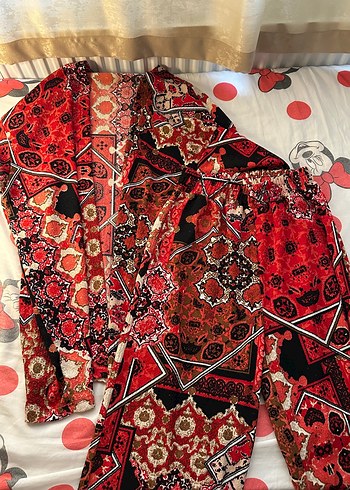 Kırmızı Desenli Uzun Bohem Kadın Kimono