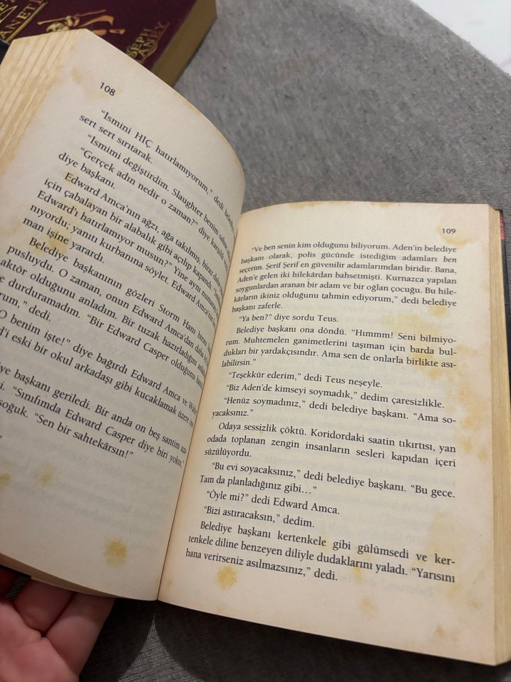 Ateş Hırsızı - Terry Deary - Görsel 2