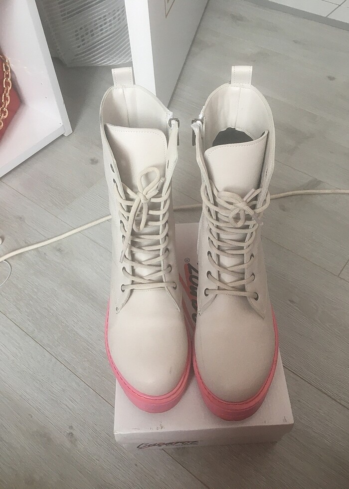 bağcıklı bot - Görsel 2