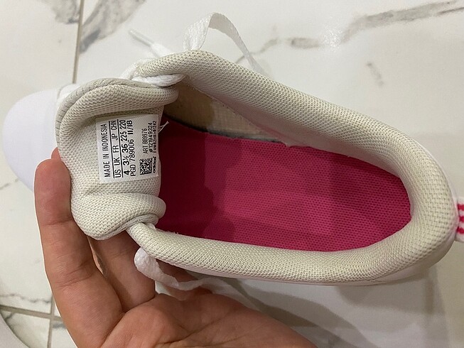 36 Beden beyaz Renk Orjinal adidas spor ayakkabı