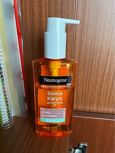 Neutrogena Sivilce Karşıtı Yüz Temizleme Jeli