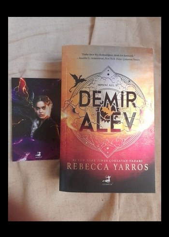 Demir ve Alev - Rebecca Yarros