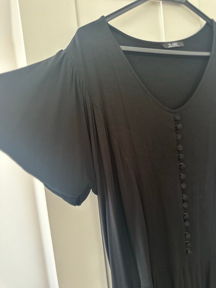 Düğmeli Siyah Midi  Elbisesi - Görsel 5