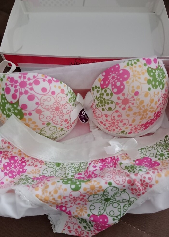 Sütyen külot takımı modelli  - Görsel 2