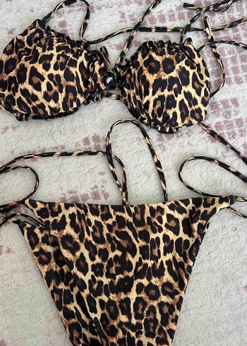 Trendyol & Milla Leopar Desenli Bağcıklı Bikini Takımı