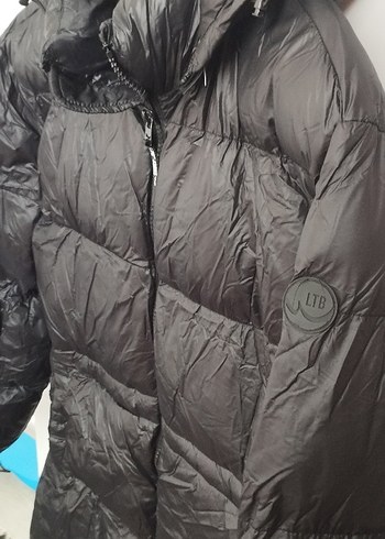 Siyah Kapüşonlu Kadın Kış Montu - Görsel 5