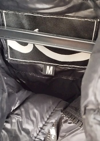 Siyah Kapüşonlu Kadın Kış Montu - Görsel 6