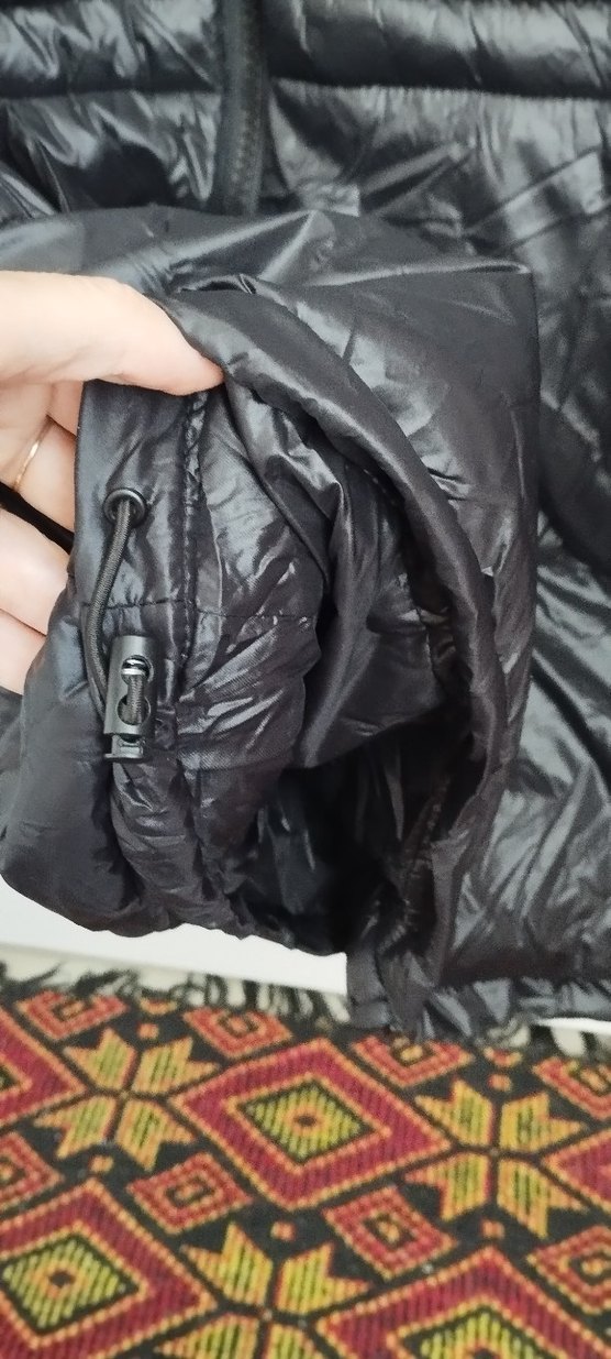 Siyah Kapüşonlu Kadın Kış Montu - Görsel 3