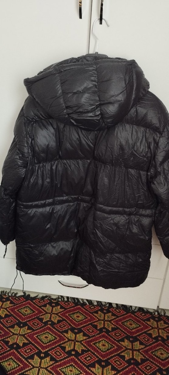 Siyah Kapüşonlu Kadın Kış Montu - Görsel 2