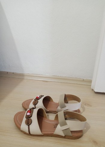 Diğer sandalet ayakkabı günlük kullanım için uygundur